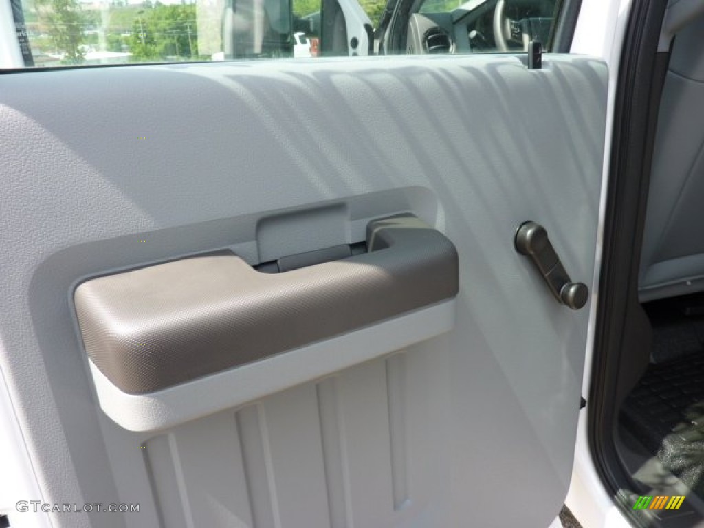 2011 Ford F550 Super Duty XL Crew Cab 4x4 Chassis Steel Grey Door Panel Photo #50626194