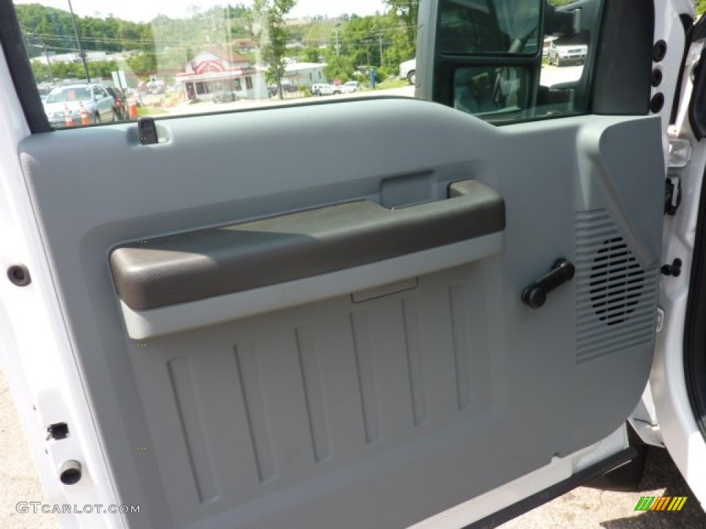 2011 Ford F550 Super Duty XL Crew Cab 4x4 Chassis Door Panel Photos