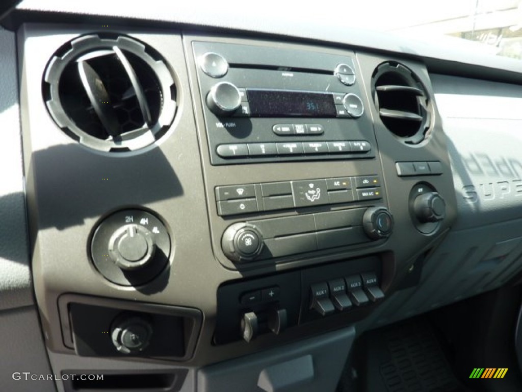 2011 Ford F550 Super Duty XL Crew Cab 4x4 Chassis Controls Photo #50626251