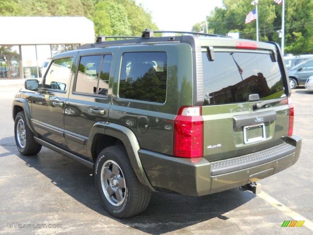 2008 Commander Sport 4x4 - Jeep Green Metallic / Dark Slate Gray photo #16