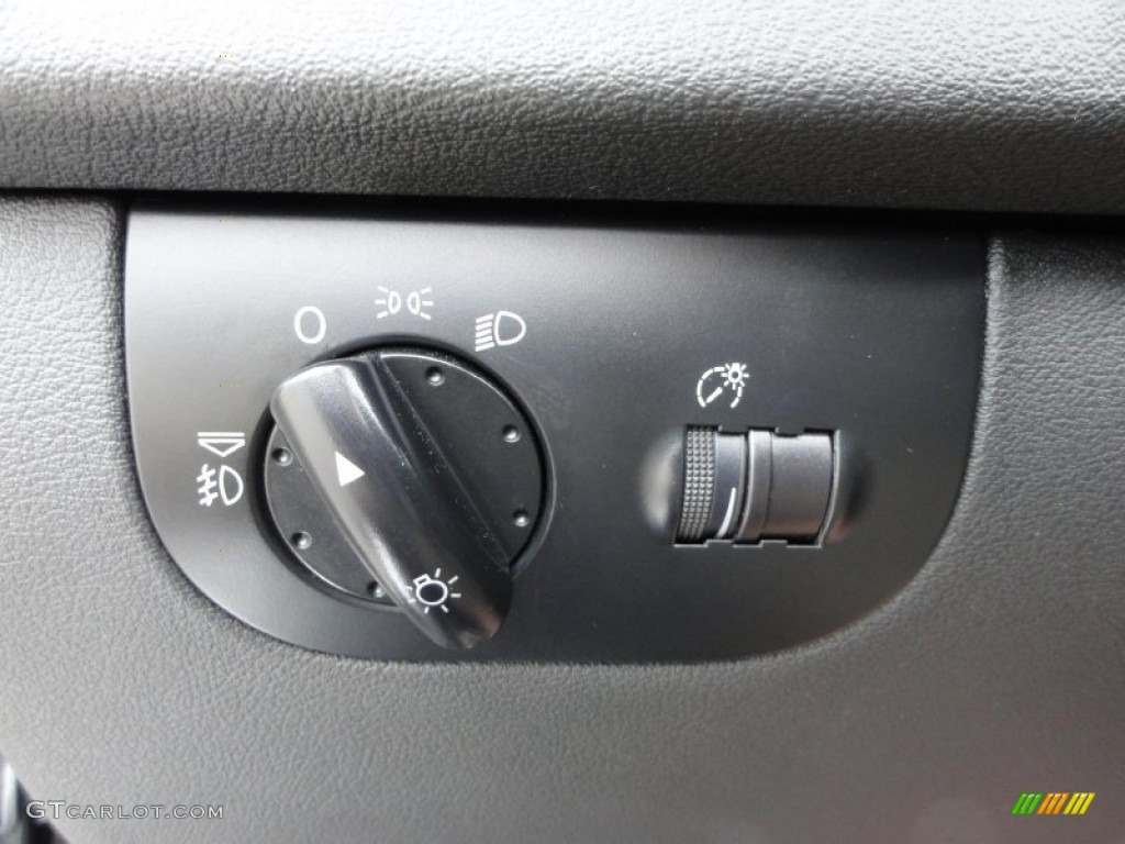 2001 Audi TT 1.8T quattro Roadster Controls Photo #50630874