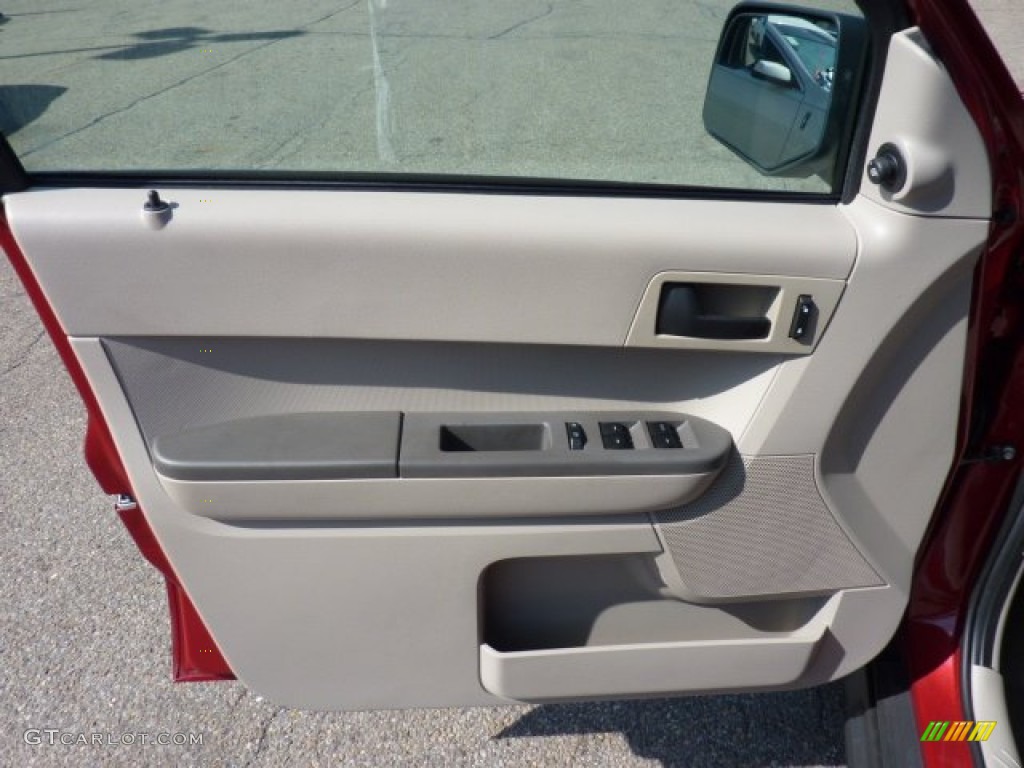 2010 Ford Escape XLS Door Panel Photos