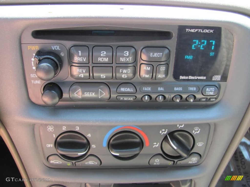 1999 Chevrolet Malibu Sedan Controls Photo #50632989