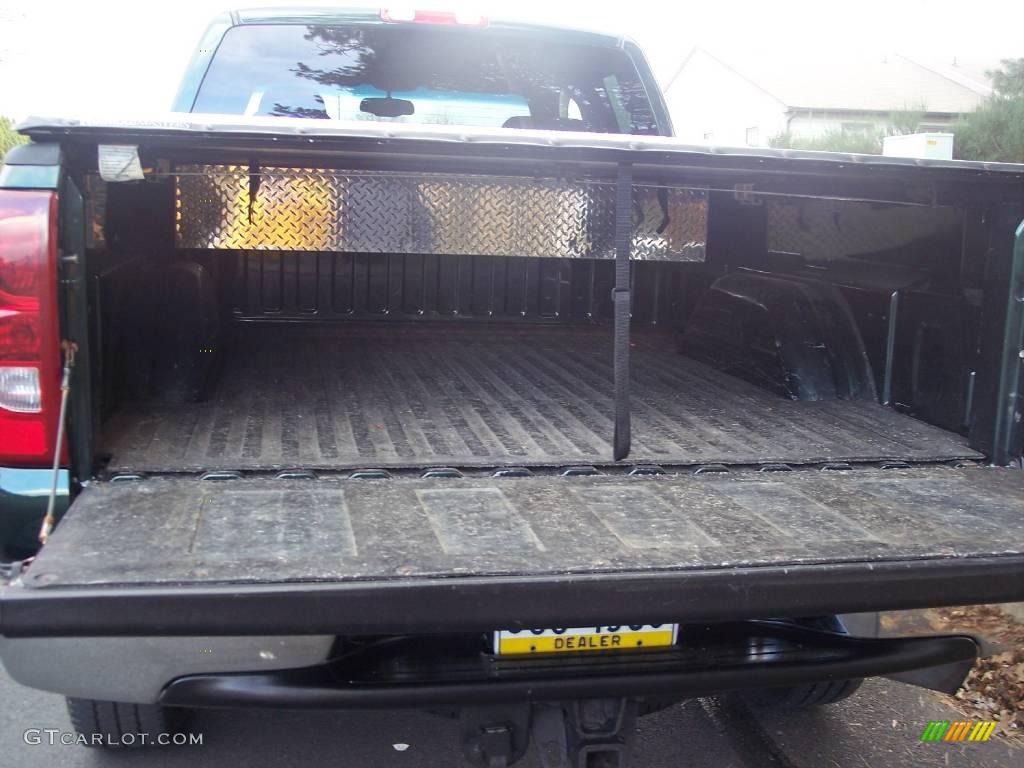 2003 Silverado 2500HD LS Extended Cab 4x4 - Dark Green Metallic / Dark Charcoal photo #28