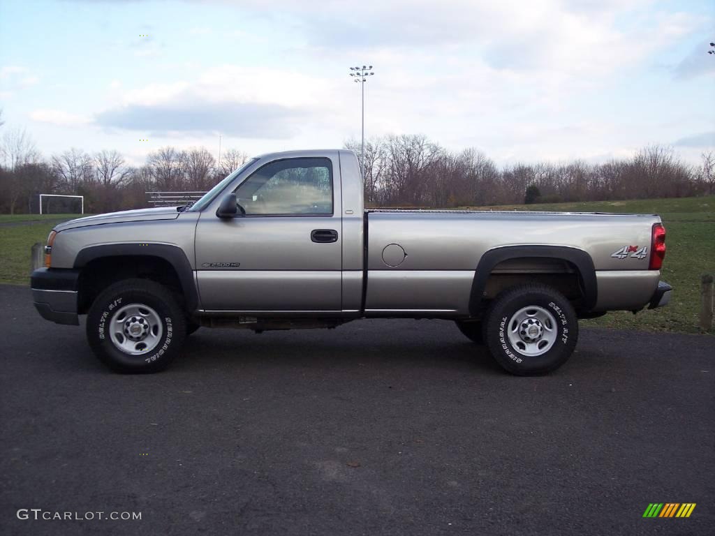 2003 Silverado 2500HD Regular Cab 4x4 - Light Pewter Metallic / Dark Charcoal photo #10