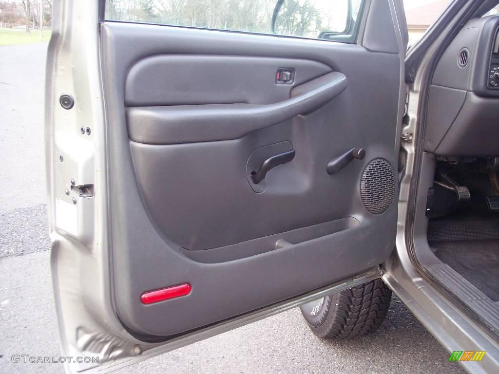 2003 Silverado 2500HD Regular Cab 4x4 - Light Pewter Metallic / Dark Charcoal photo #17