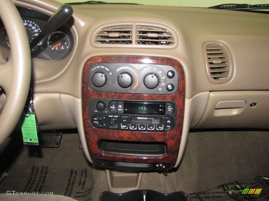 2002 Chrysler Concorde LX Controls Photo #50636466