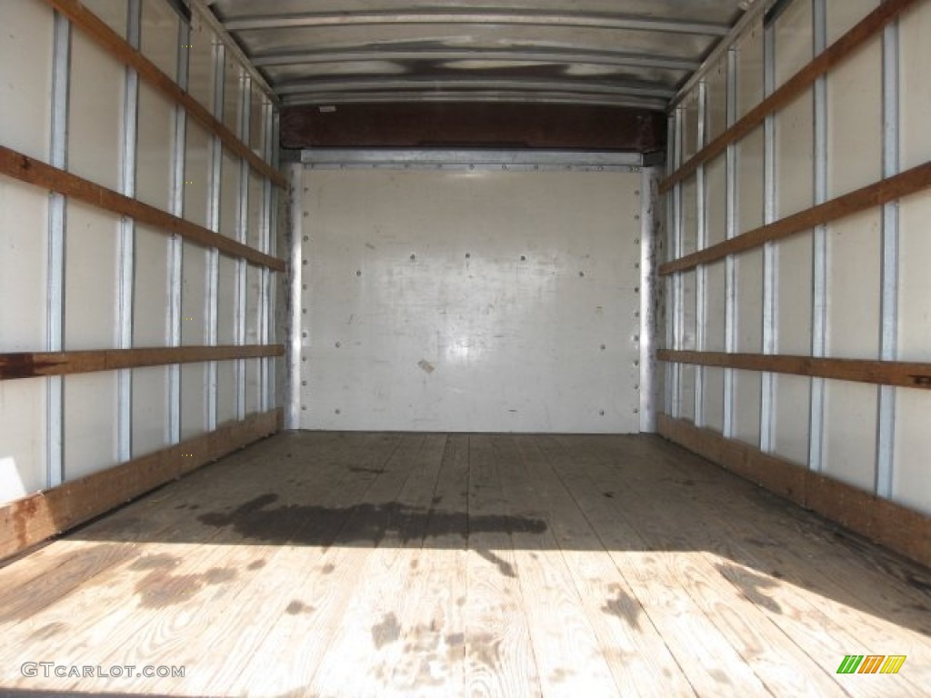 2004 GMC Savana Cutaway 3500 Commercial Moving Truck Trunk Photos