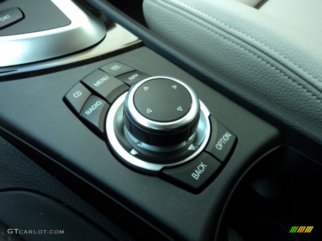 2012 BMW 1 Series 135i Convertible Controls Photo #50640393