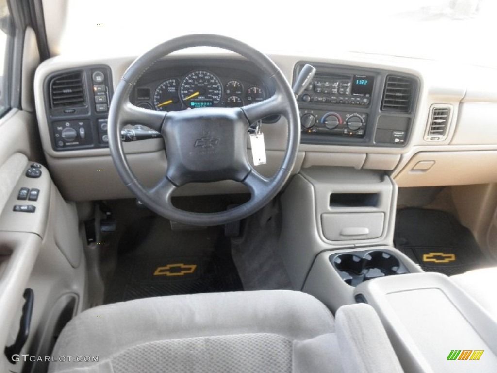 2001 Chevrolet Silverado 1500 LS Extended Cab 4x4 Medium Gray Dashboard Photo #50643387