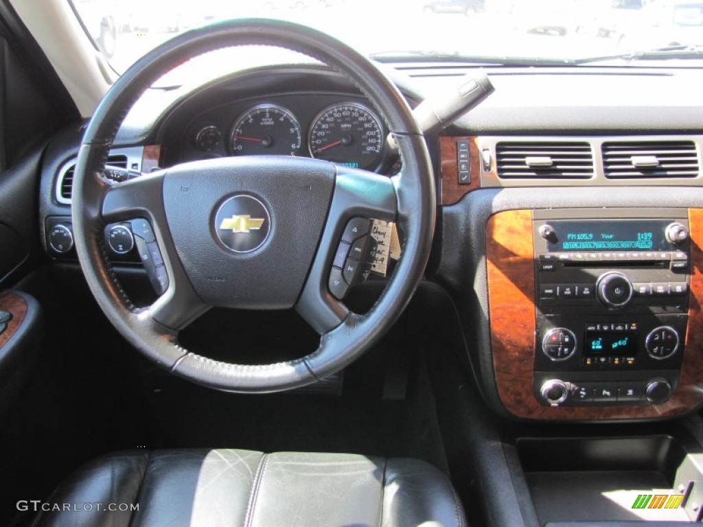 2007 Chevrolet Tahoe LT 4x4 Ebony Dashboard Photo #50646141