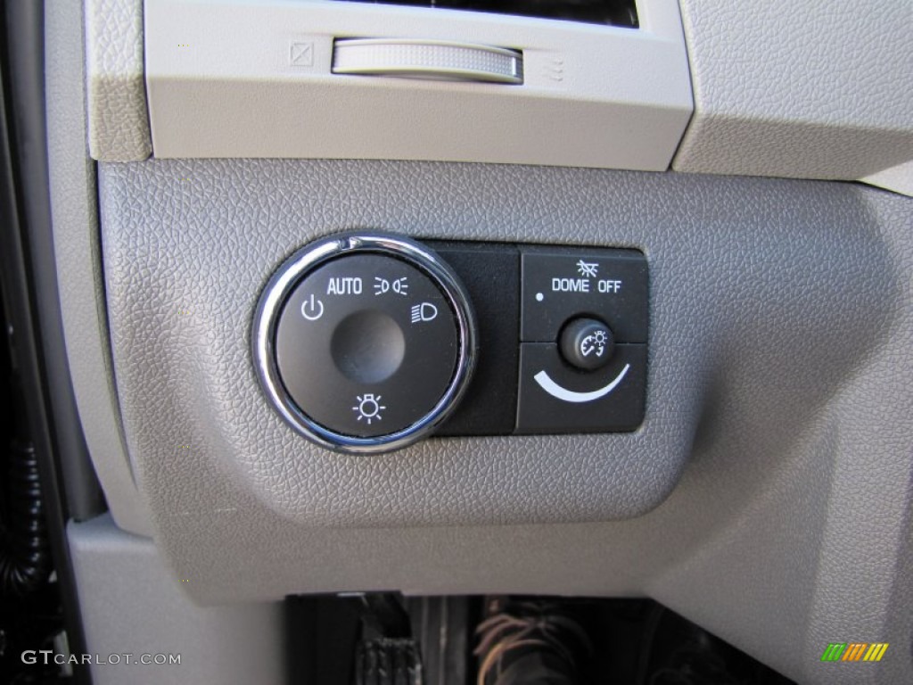2011 Chevrolet Traverse LT AWD Controls Photo #50646663