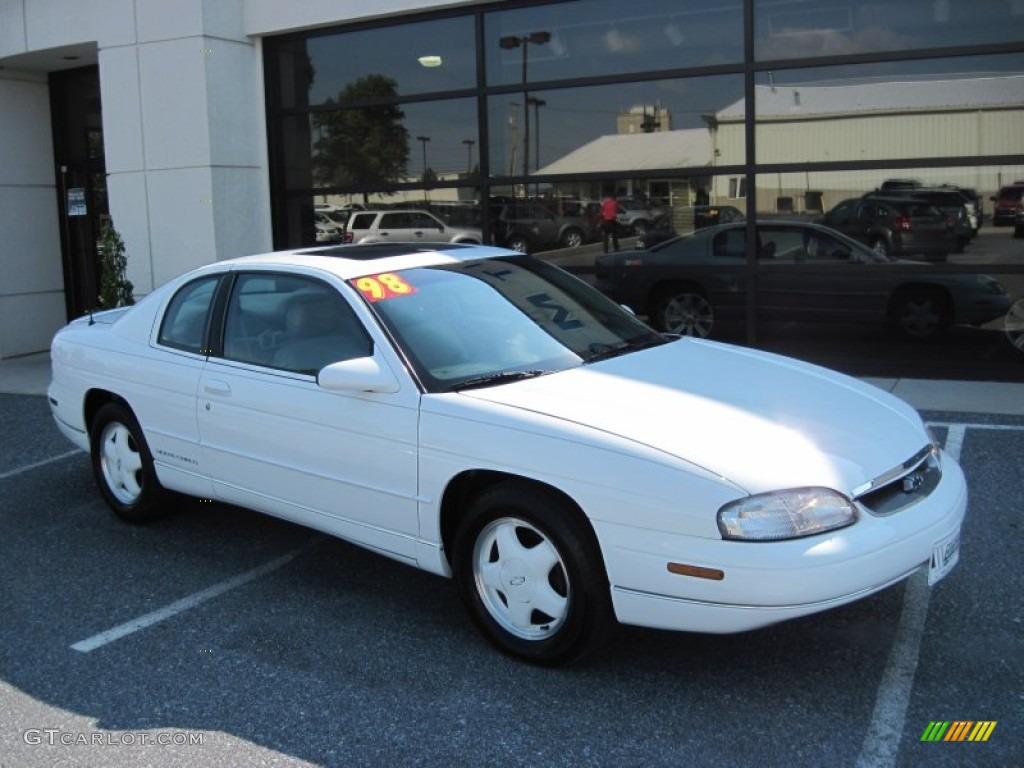 Bright White Chevrolet Monte Carlo