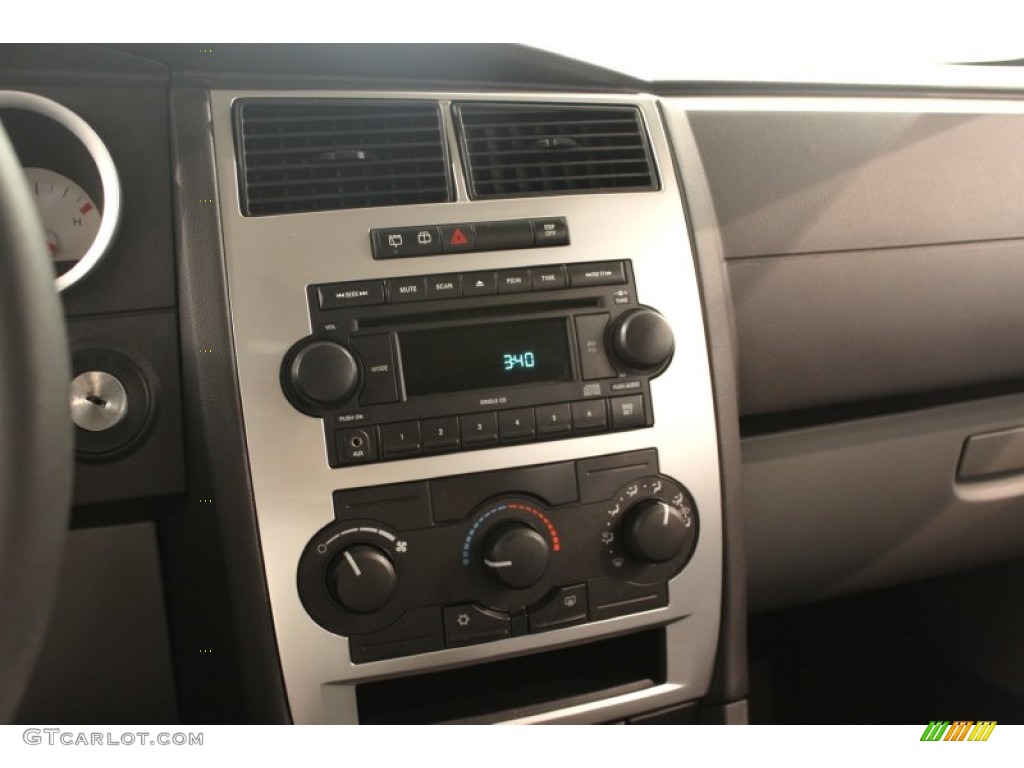 2006 Dodge Magnum SXT Controls Photo #50648175