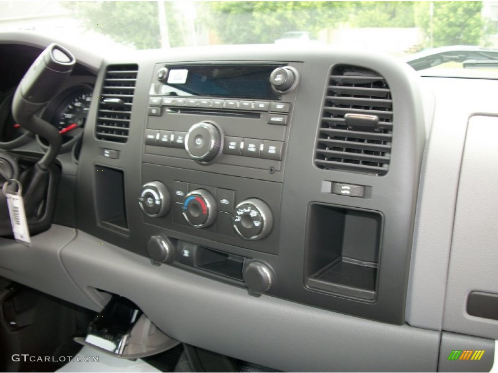 2011 Silverado 1500 Regular Cab 4x4 - Sheer Silver Metallic / Dark Titanium photo #17