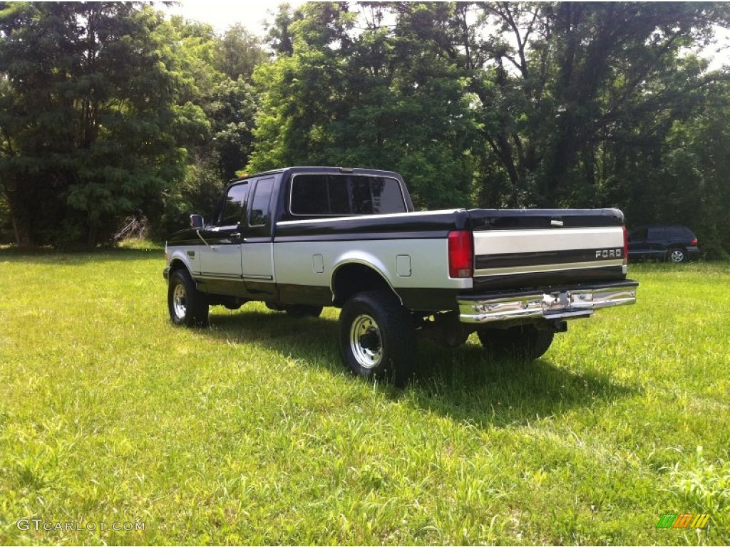 1996 F250 XL Extended Cab 4x4 - Black / Grey photo #4