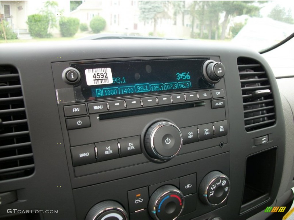 2011 Silverado 1500 Regular Cab 4x4 - Sheer Silver Metallic / Dark Titanium photo #40