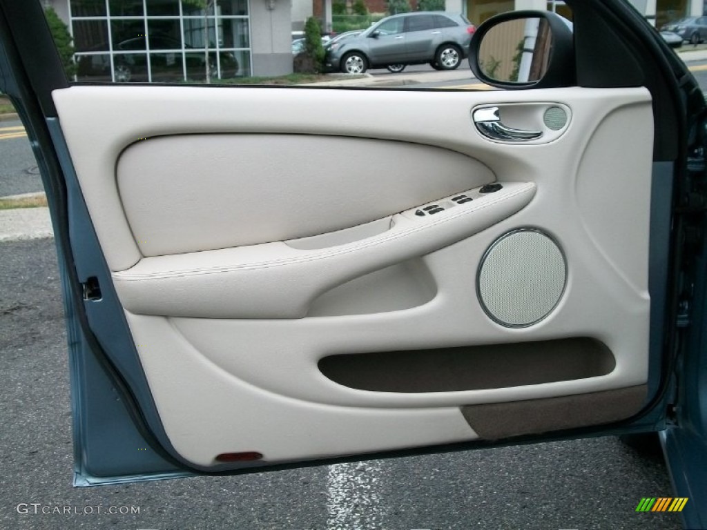 2004 Jaguar X-Type 2.5 Ivory Door Panel Photo #50653608