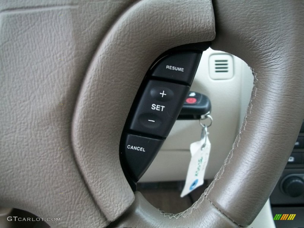 2004 Jaguar X-Type 2.5 Controls Photo #50653716