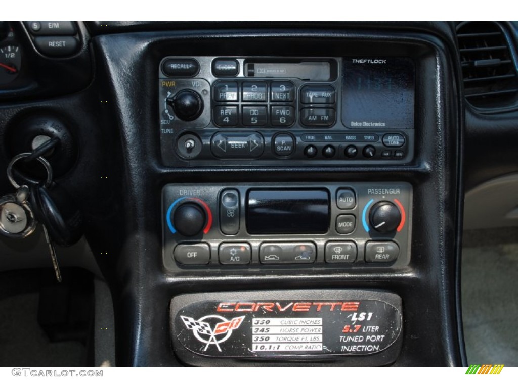 1998 Chevrolet Corvette Coupe Controls Photo #50656084