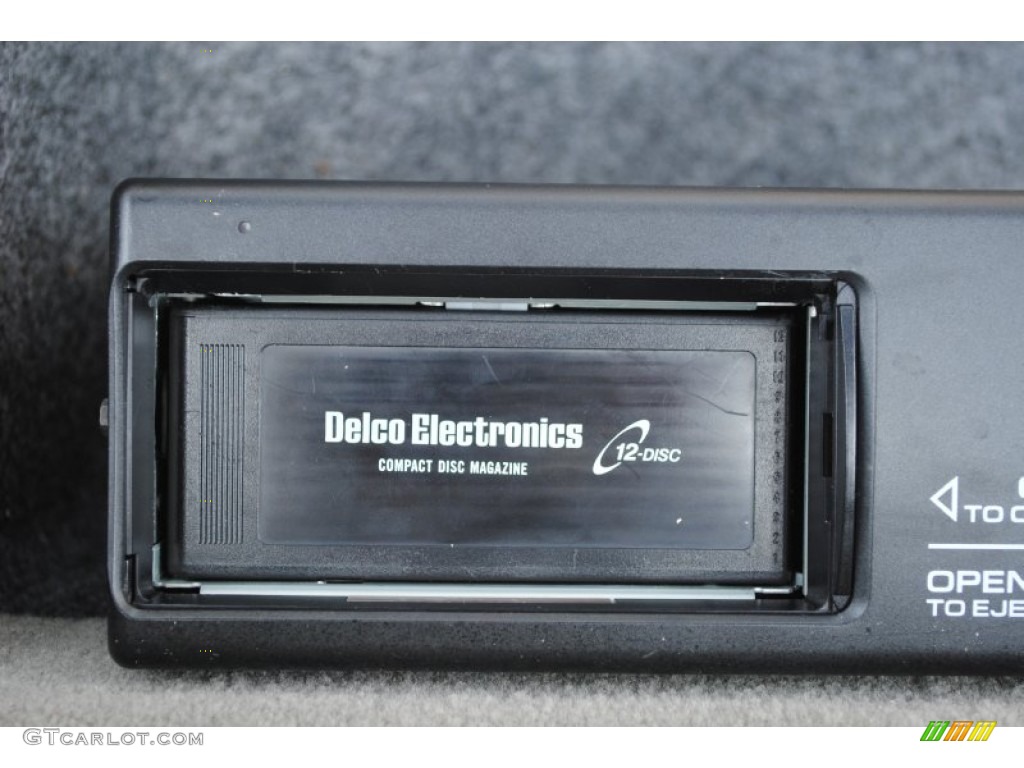 1998 Chevrolet Corvette Coupe Controls Photo #50656299