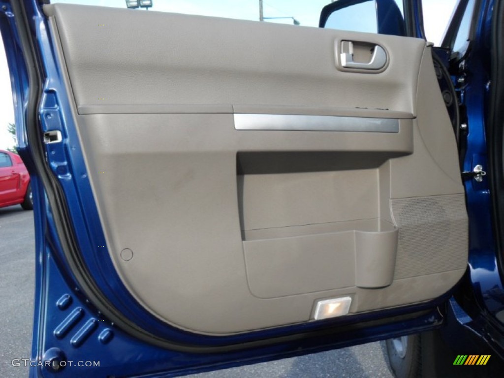 2010 Mitsubishi Endeavor SE AWD Medium Brown Door Panel Photo #50657162