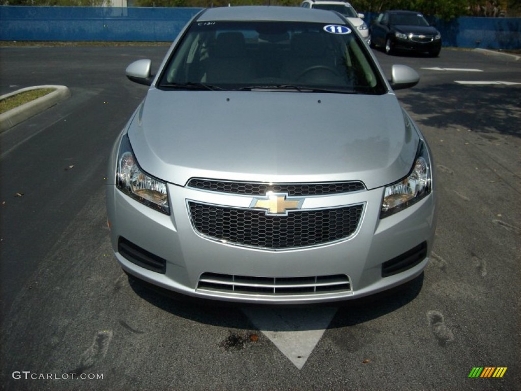 2011 Cruze ECO - Silver Ice Metallic / Medium Titanium photo #2