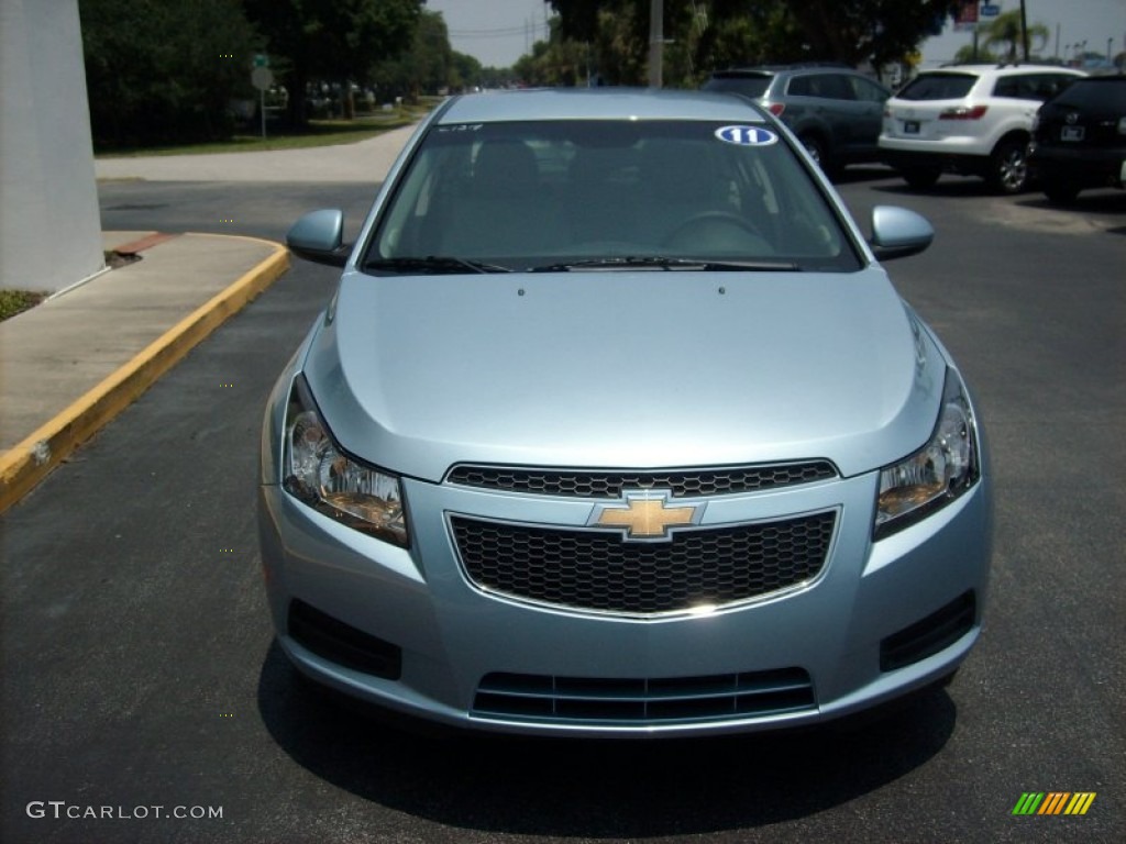 2011 Cruze LT - Ice Blue Metallic / Medium Titanium photo #2