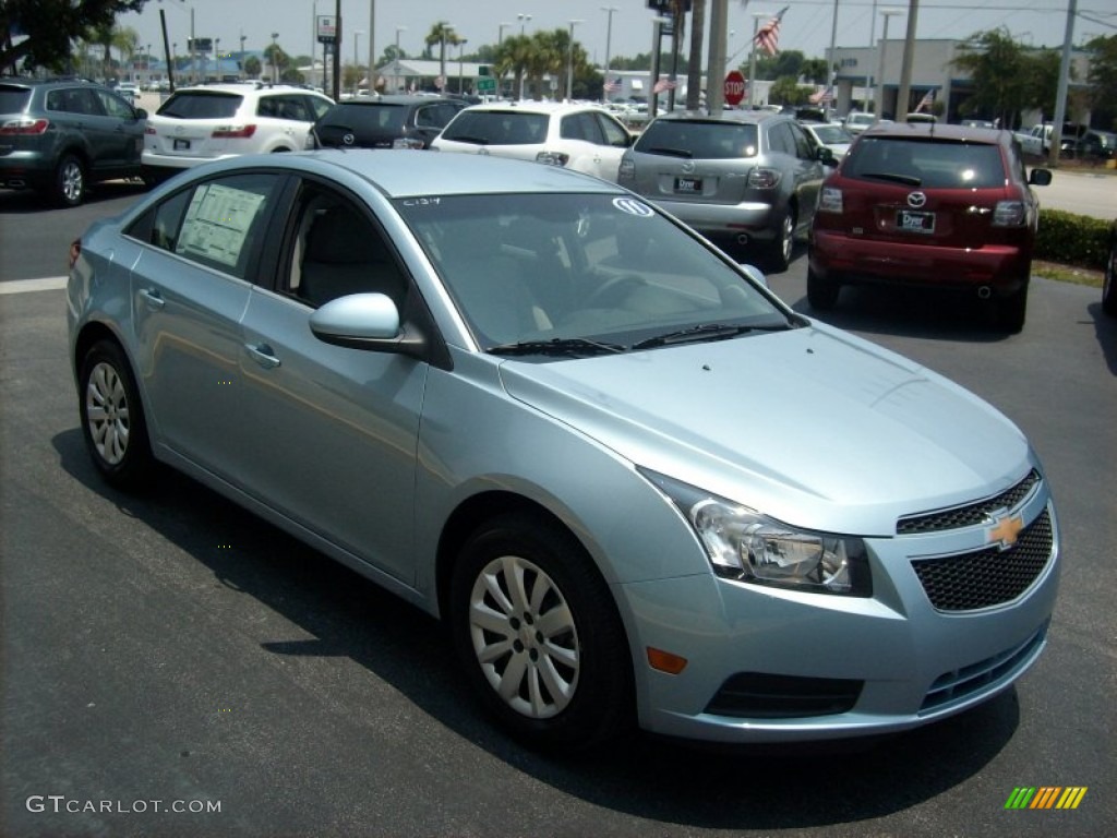 2011 Cruze LT - Ice Blue Metallic / Medium Titanium photo #3