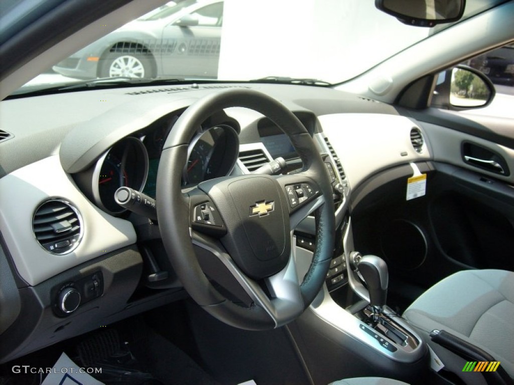 2011 Cruze LT - Ice Blue Metallic / Medium Titanium photo #10
