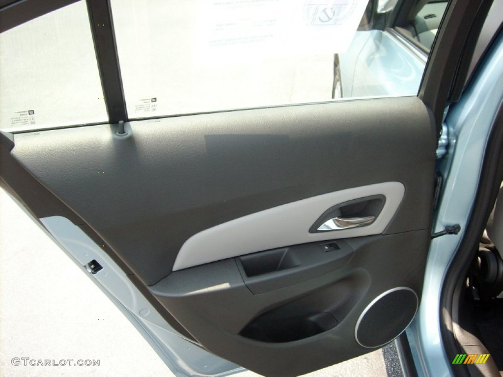 2011 Cruze LT - Ice Blue Metallic / Medium Titanium photo #11