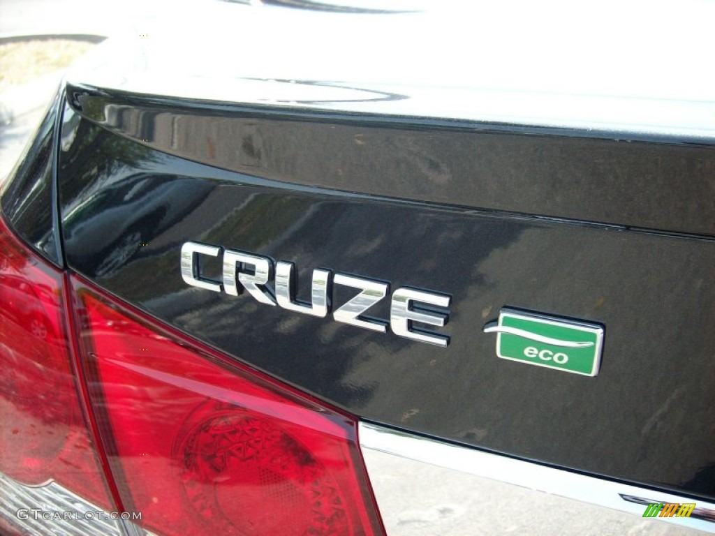 2011 Chevrolet Cruze ECO Marks and Logos Photos