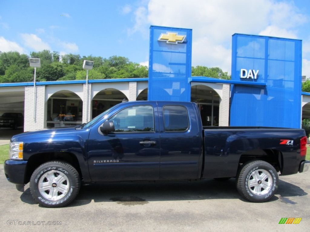 2011 Silverado 1500 LT Extended Cab 4x4 - Imperial Blue Metallic / Ebony photo #2