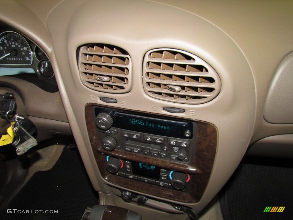 2007 Buick Rainier CXL Controls Photo #50660888