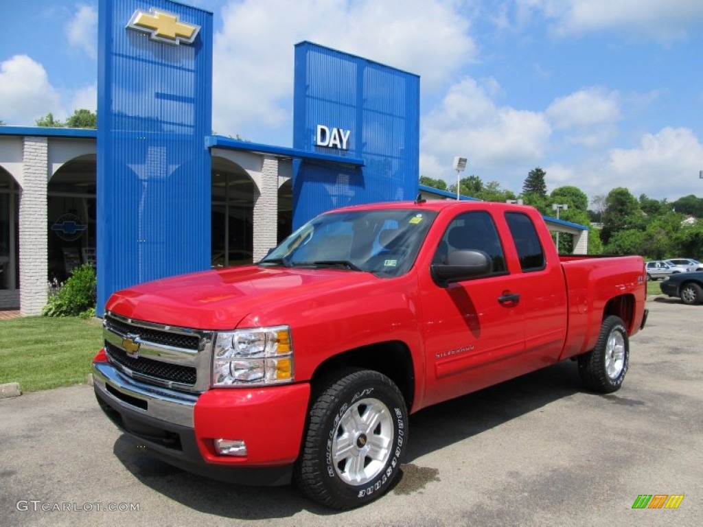 2011 Silverado 1500 LT Extended Cab 4x4 - Victory Red / Light Titanium/Ebony photo #1