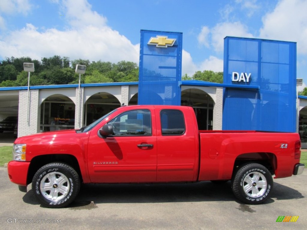 2011 Silverado 1500 LT Extended Cab 4x4 - Victory Red / Light Titanium/Ebony photo #2