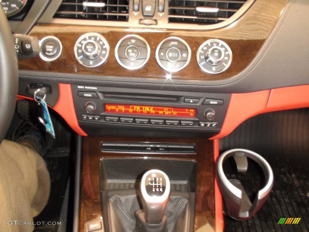 2009 BMW Z4 sDrive30i Roadster Controls Photo #50661419