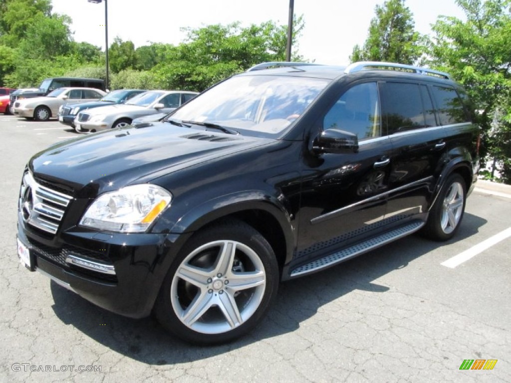 Black Mercedes-Benz GL