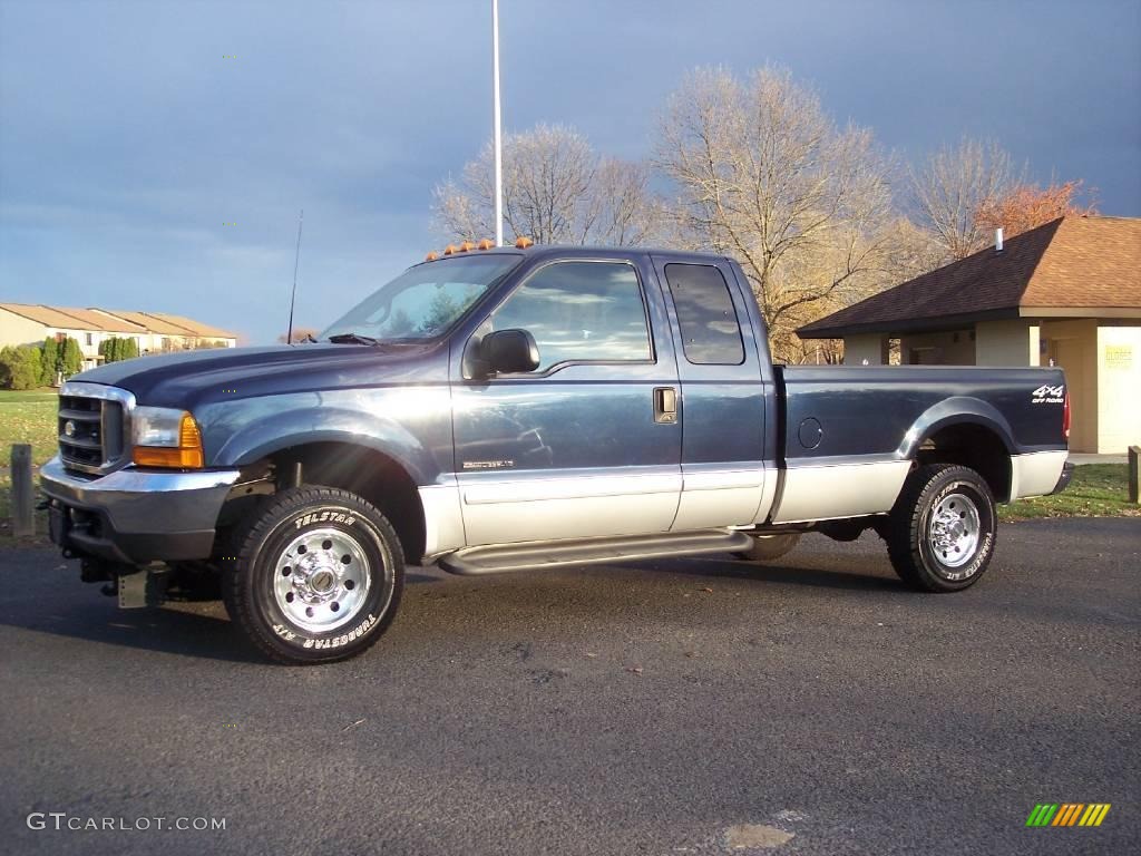 2001 F250 Super Duty XLT SuperCab 4x4 - True Blue Metallic / Medium Graphite photo #1