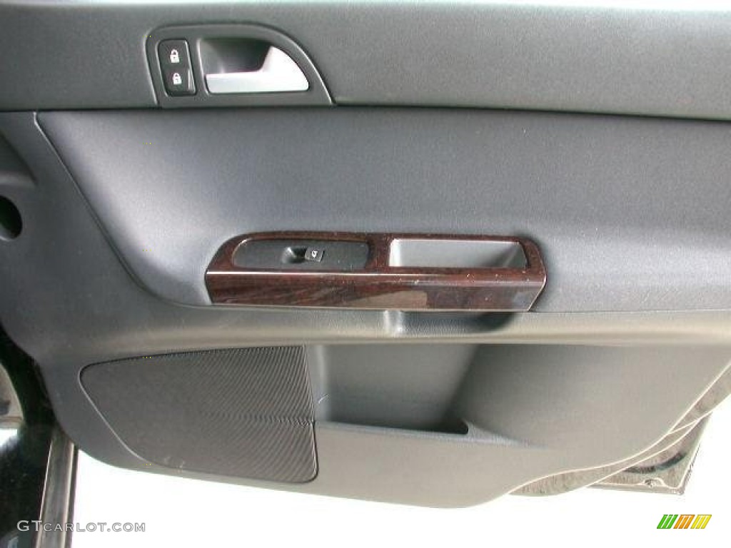 2007 Volvo V50 2.4i Door Panel Photos
