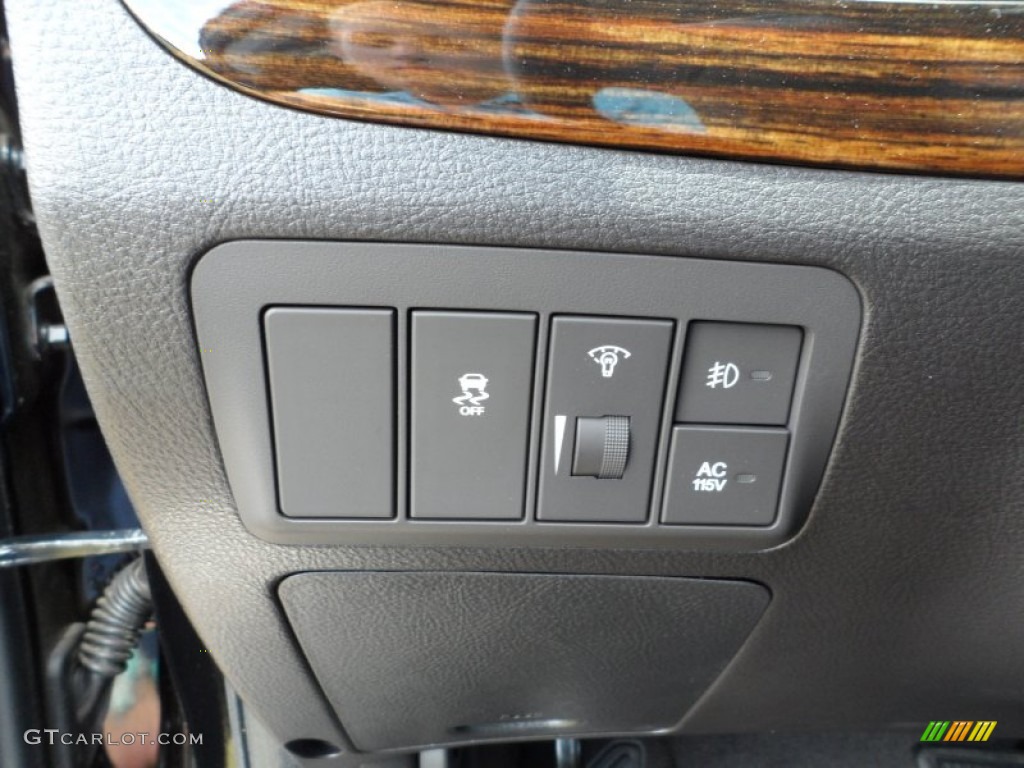 2011 Hyundai Santa Fe Limited Controls Photo #50664827