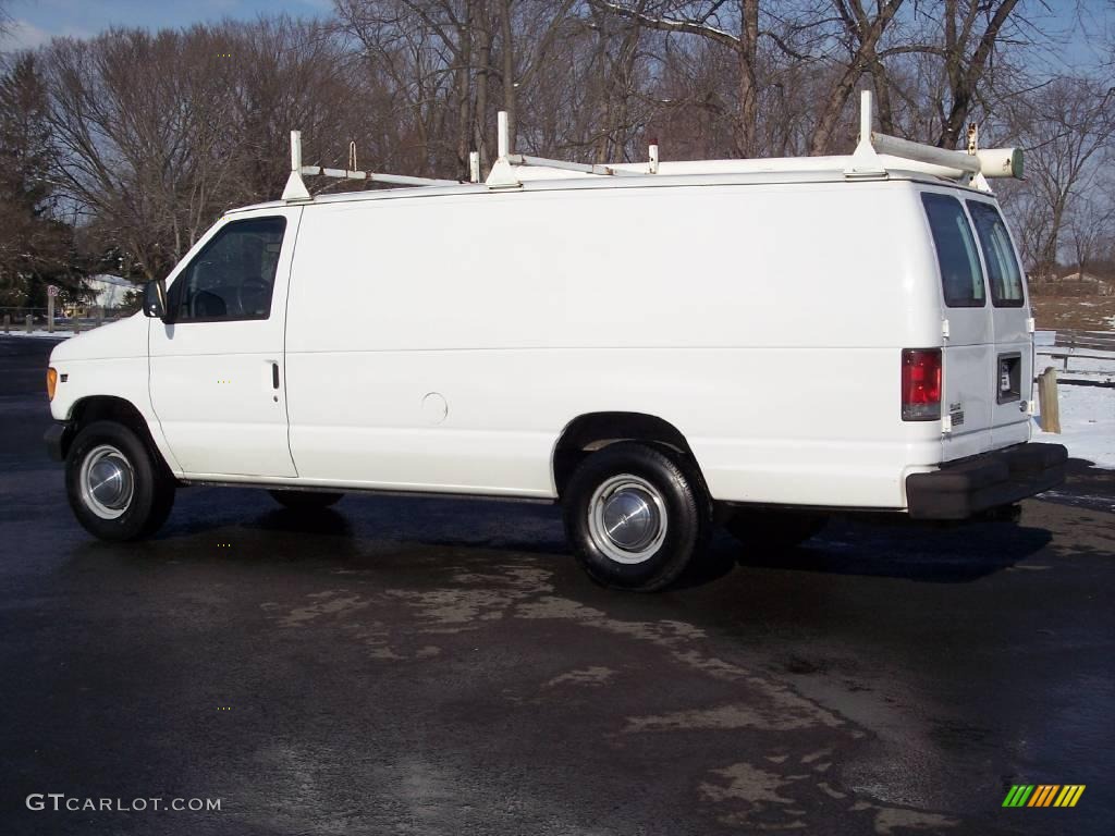 2002 E Series Van E350 Commercial - Oxford White / Medium Graphite photo #13
