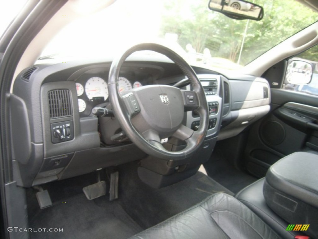 2004 Ram 1500 Laramie Quad Cab 4x4 - Black / Dark Slate Gray photo #18