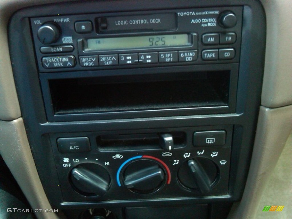 1998 Camry LE V6 - Super White / Oak photo #8