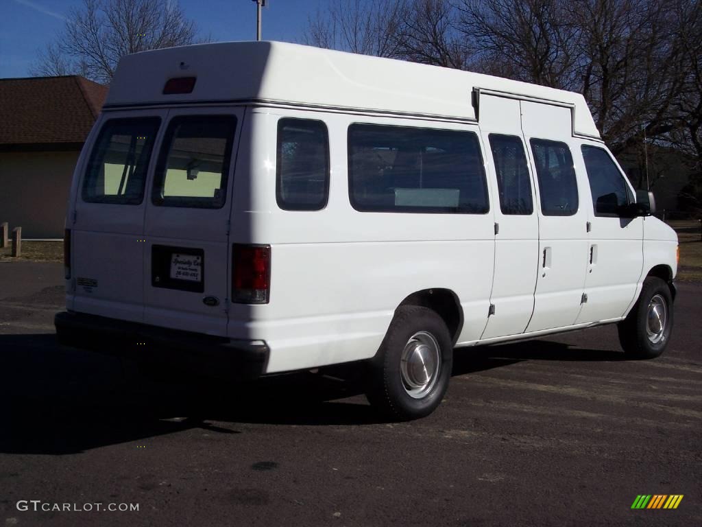 2003 E Series Van E250 Special Access - Oxford White / Medium Flint photo #15