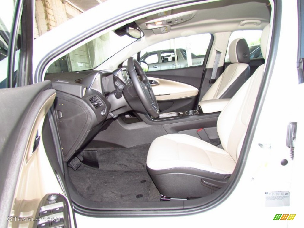 Light Neutral/Dark Accents Interior 2011 Chevrolet Volt Hatchback Photo #50673470