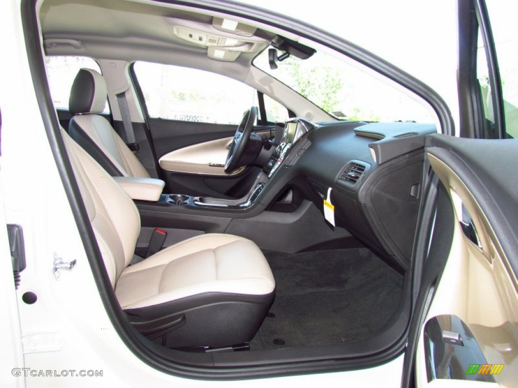 Light Neutral/Dark Accents Interior 2011 Chevrolet Volt Hatchback Photo #50673499