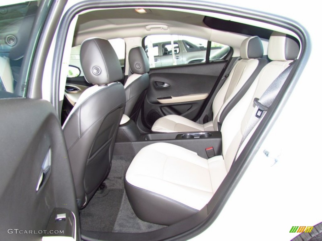 Light Neutral/Dark Accents Interior 2011 Chevrolet Volt Hatchback Photo #50673533