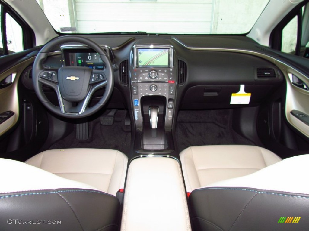 2011 Chevrolet Volt Hatchback Light Neutral/Dark Accents Dashboard Photo #50673557