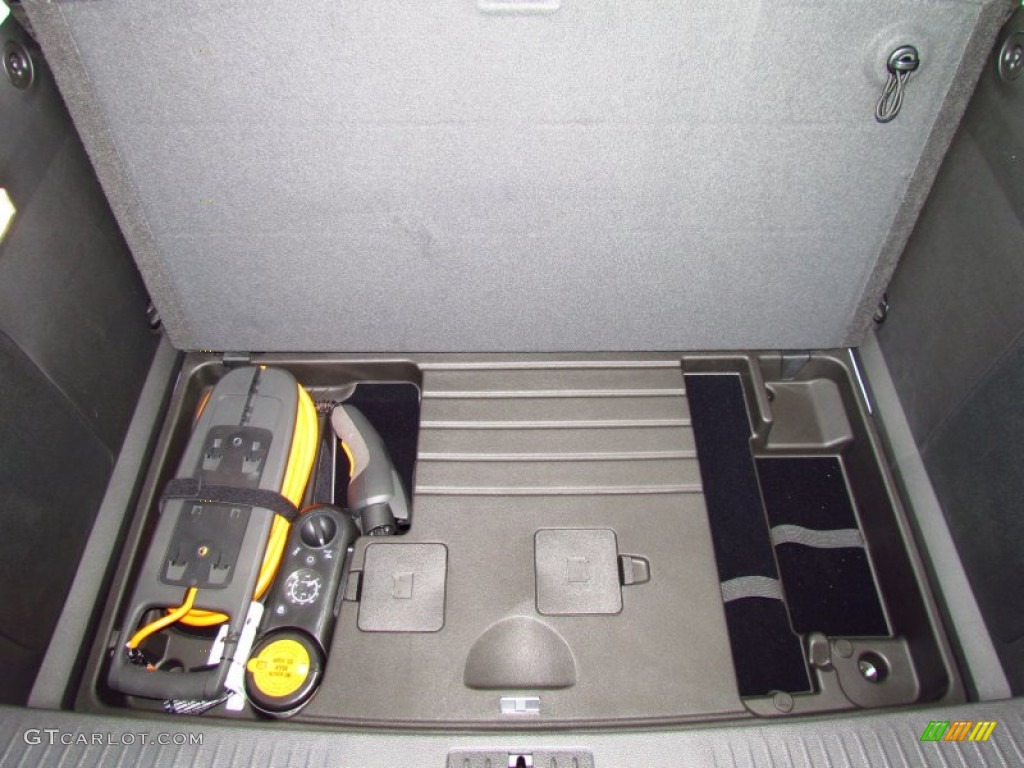2011 Chevrolet Volt Hatchback Trunk Photo #50673776